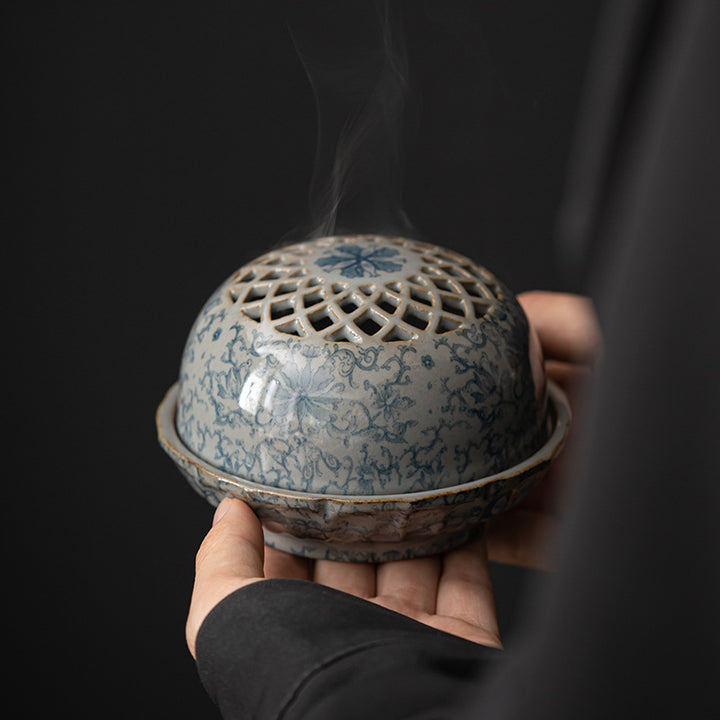 Exquisite Interlocking Branch Blue and White Porcelain Incense Burner.