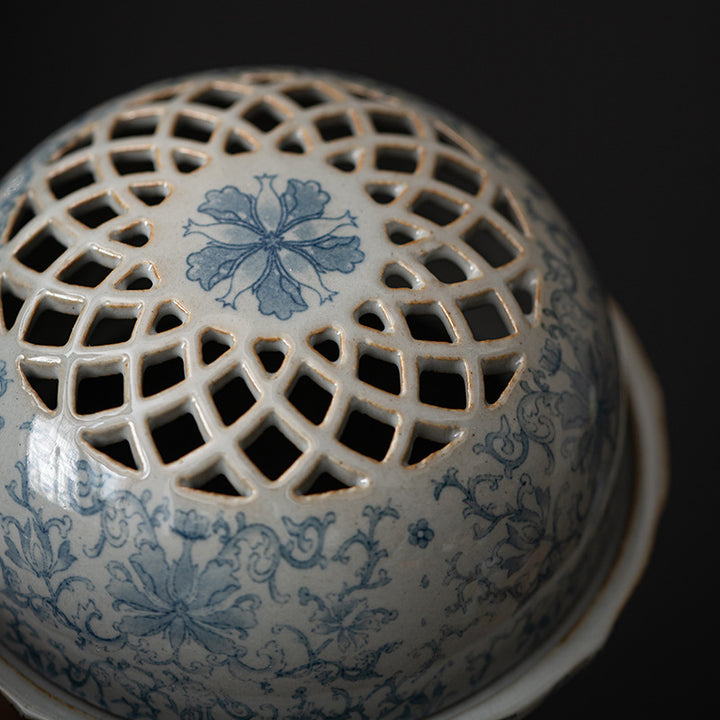 Exquisite Interlocking Branch Blue and White Porcelain Incense Burner.